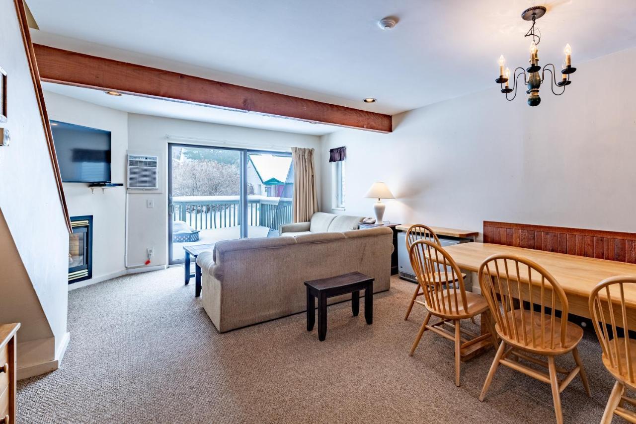 Smugglers' Notch Resort Private Suites Cambridge Exterior photo